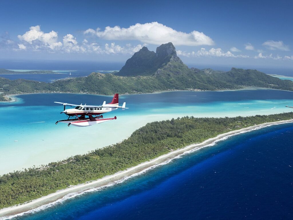 Bora-bora Scenic Flight