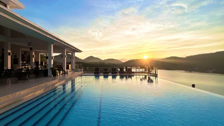 Sunset at the infinite pool